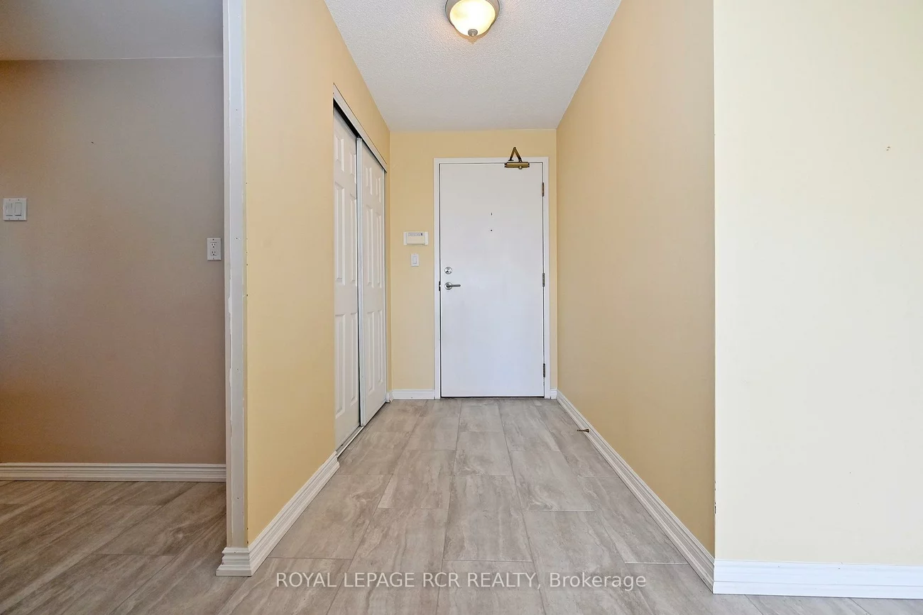 14924, Yonge, Aurora Highlands, Aurora