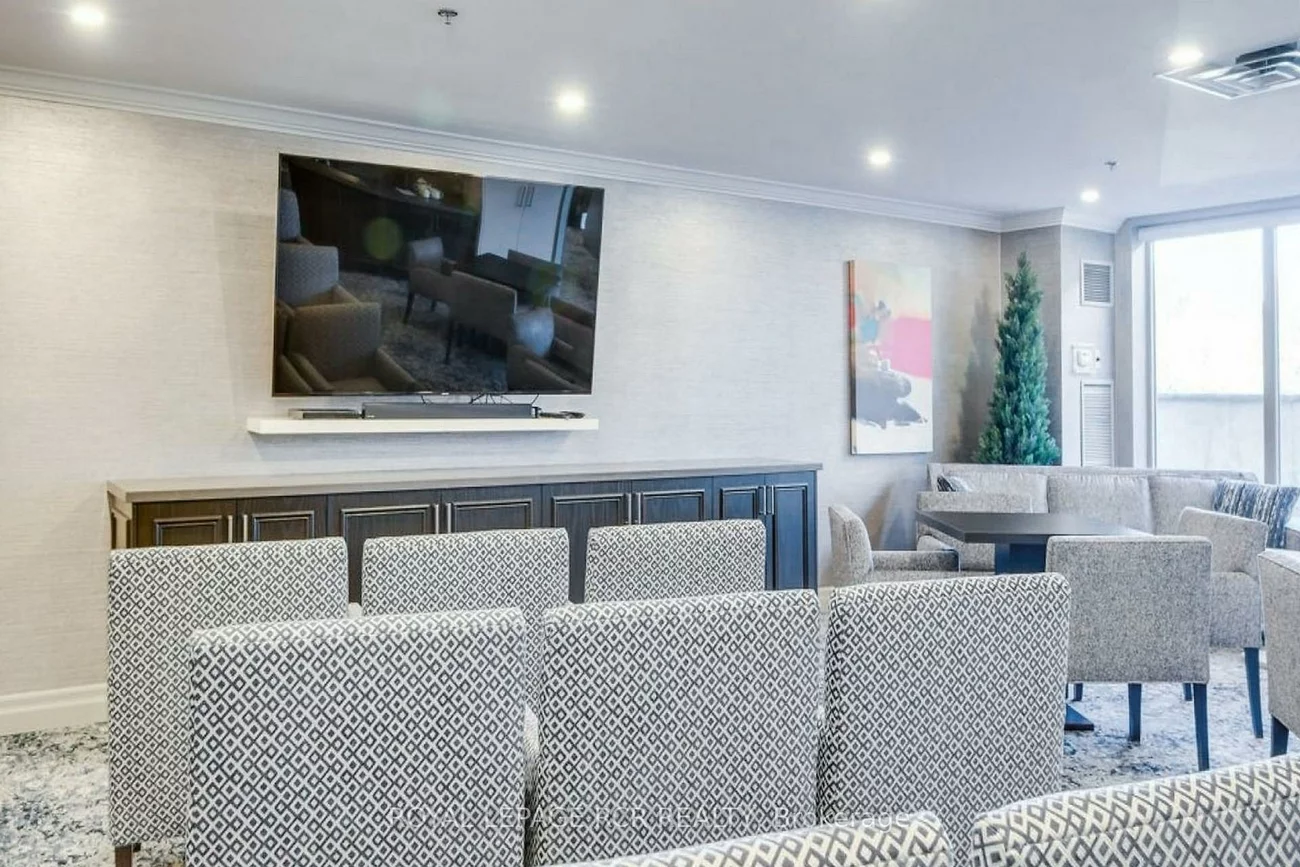 14924, Yonge, Aurora Highlands, Aurora