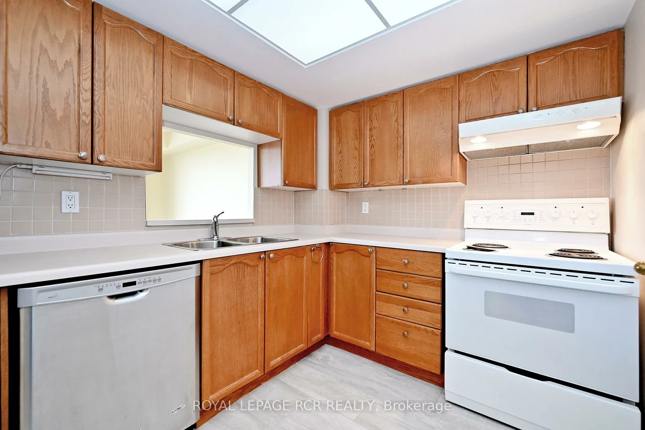 14924, Yonge, Aurora Highlands, Aurora