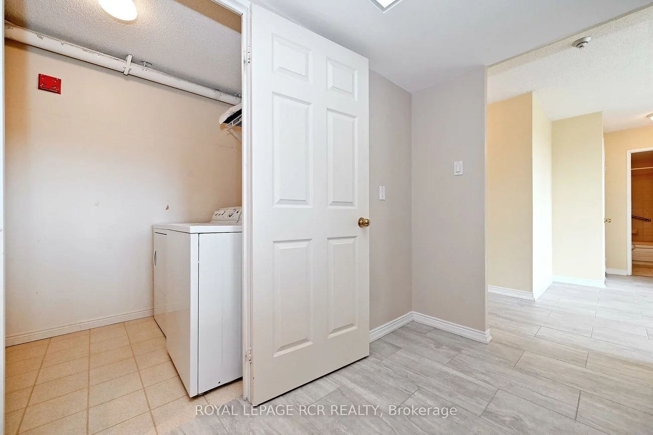 14924, Yonge, Aurora Highlands, Aurora