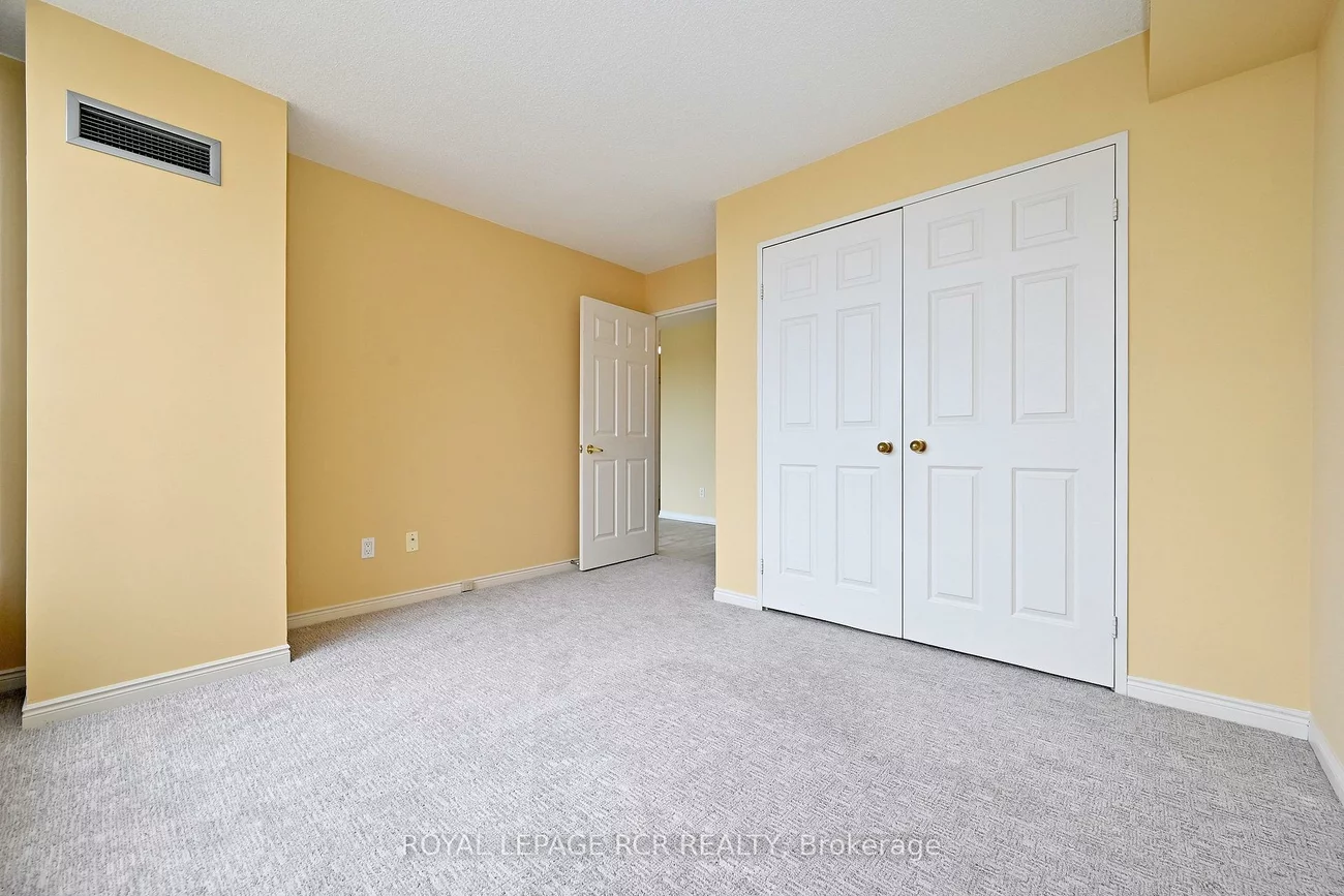 14924, Yonge, Aurora Highlands, Aurora