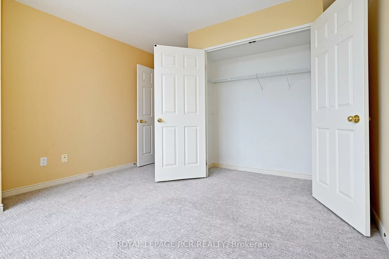 14924, Yonge, Aurora Highlands, Aurora