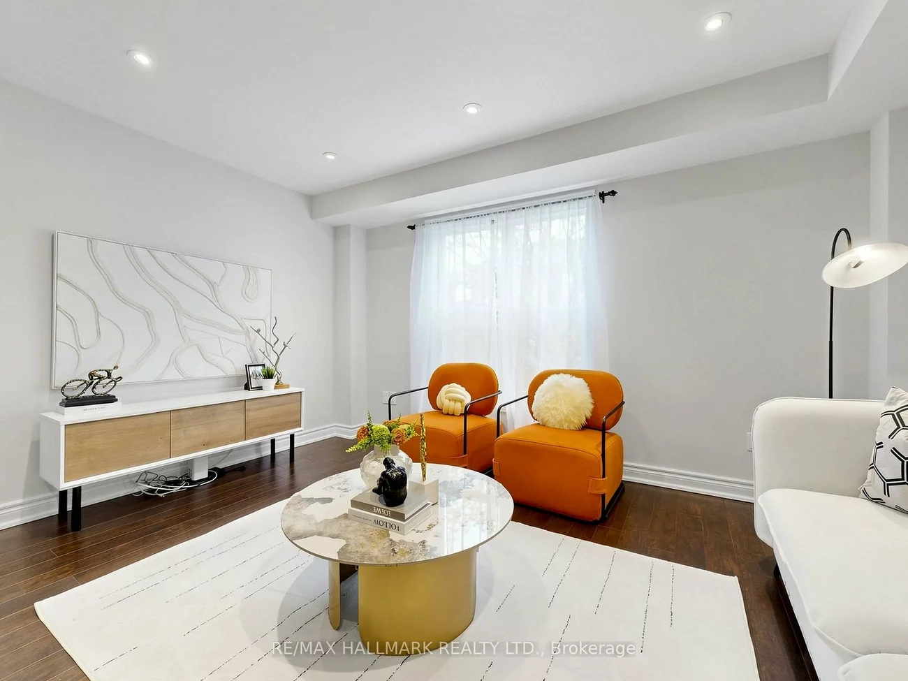 62, Wyatt, Bayview Wellington, Aurora