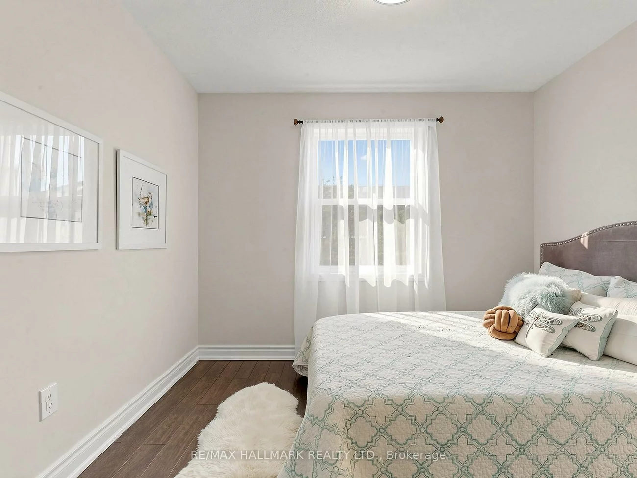 62, Wyatt, Bayview Wellington, Aurora