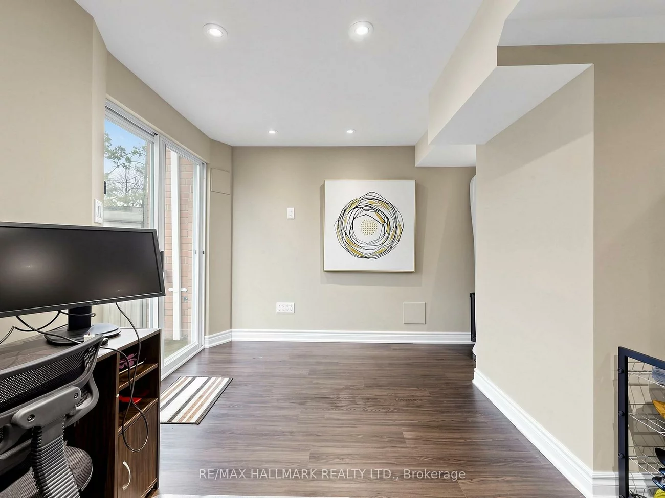 62, Wyatt, Bayview Wellington, Aurora