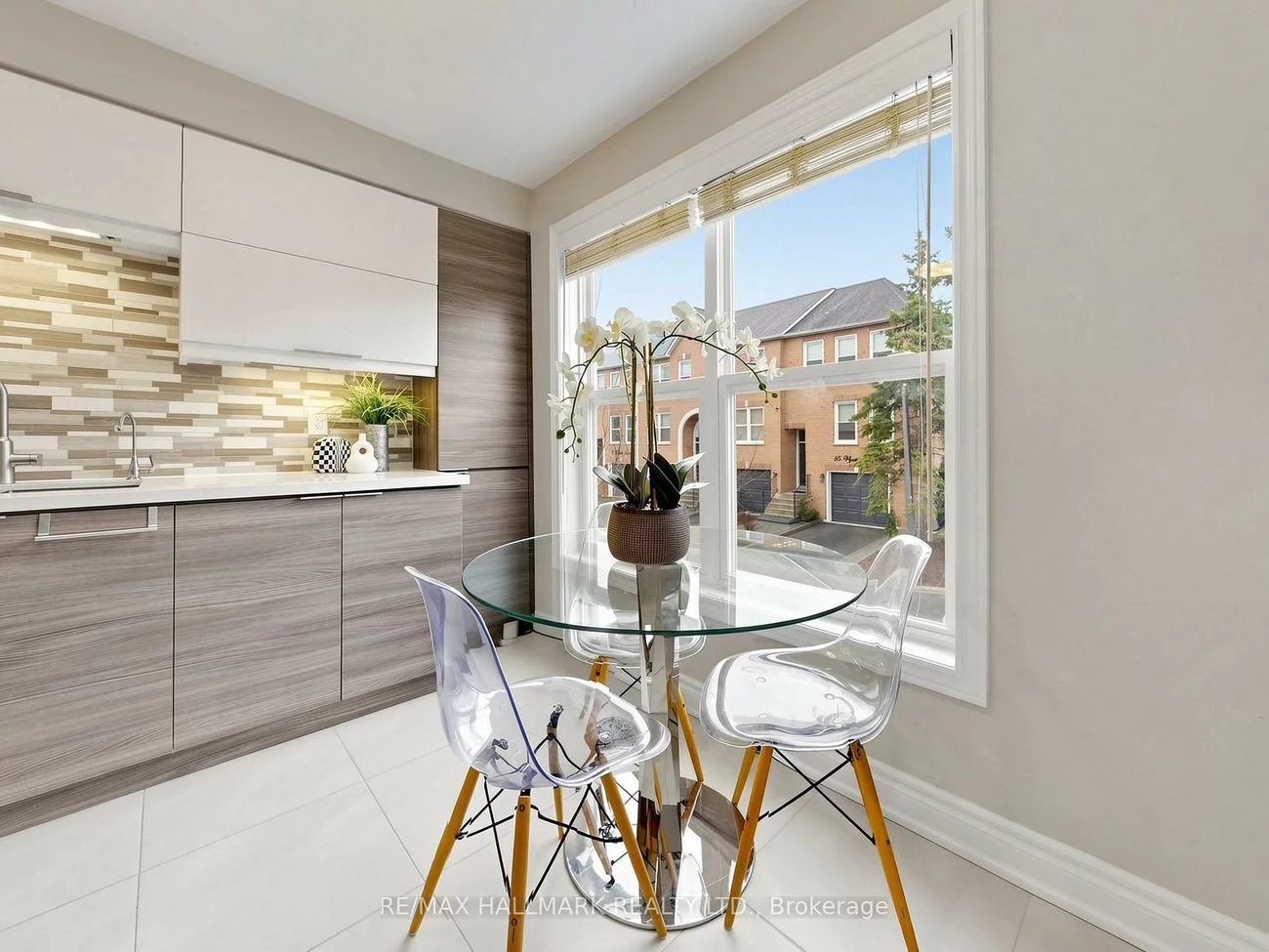 62, Wyatt, Bayview Wellington, Aurora