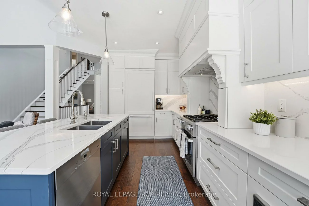 16, Bonnell, Aurora Estates, Aurora