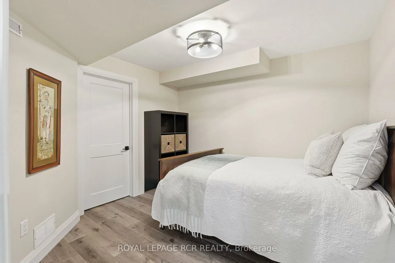 16, Bonnell, Aurora Estates, Aurora