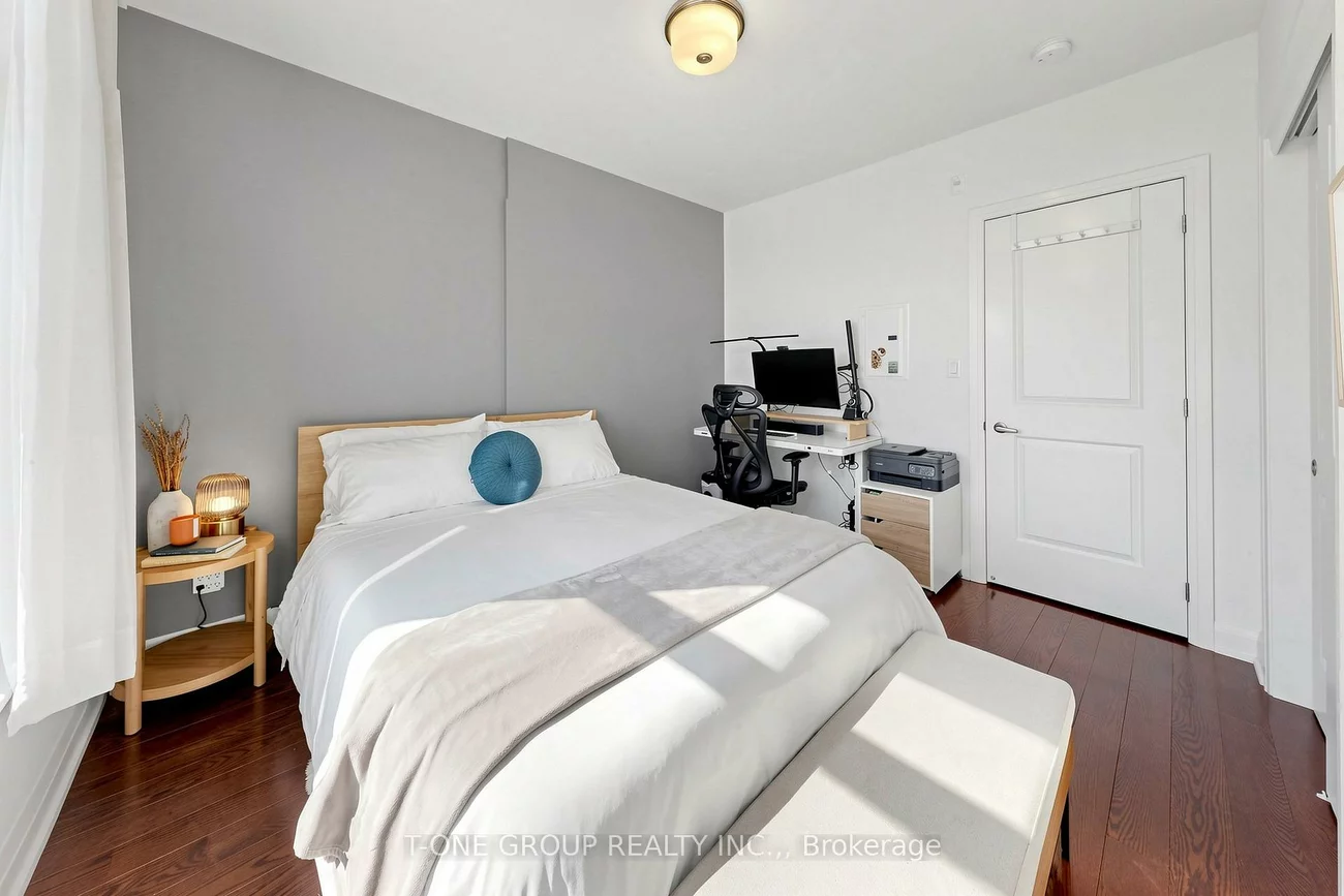 15277, Yonge, Aurora Village, Aurora