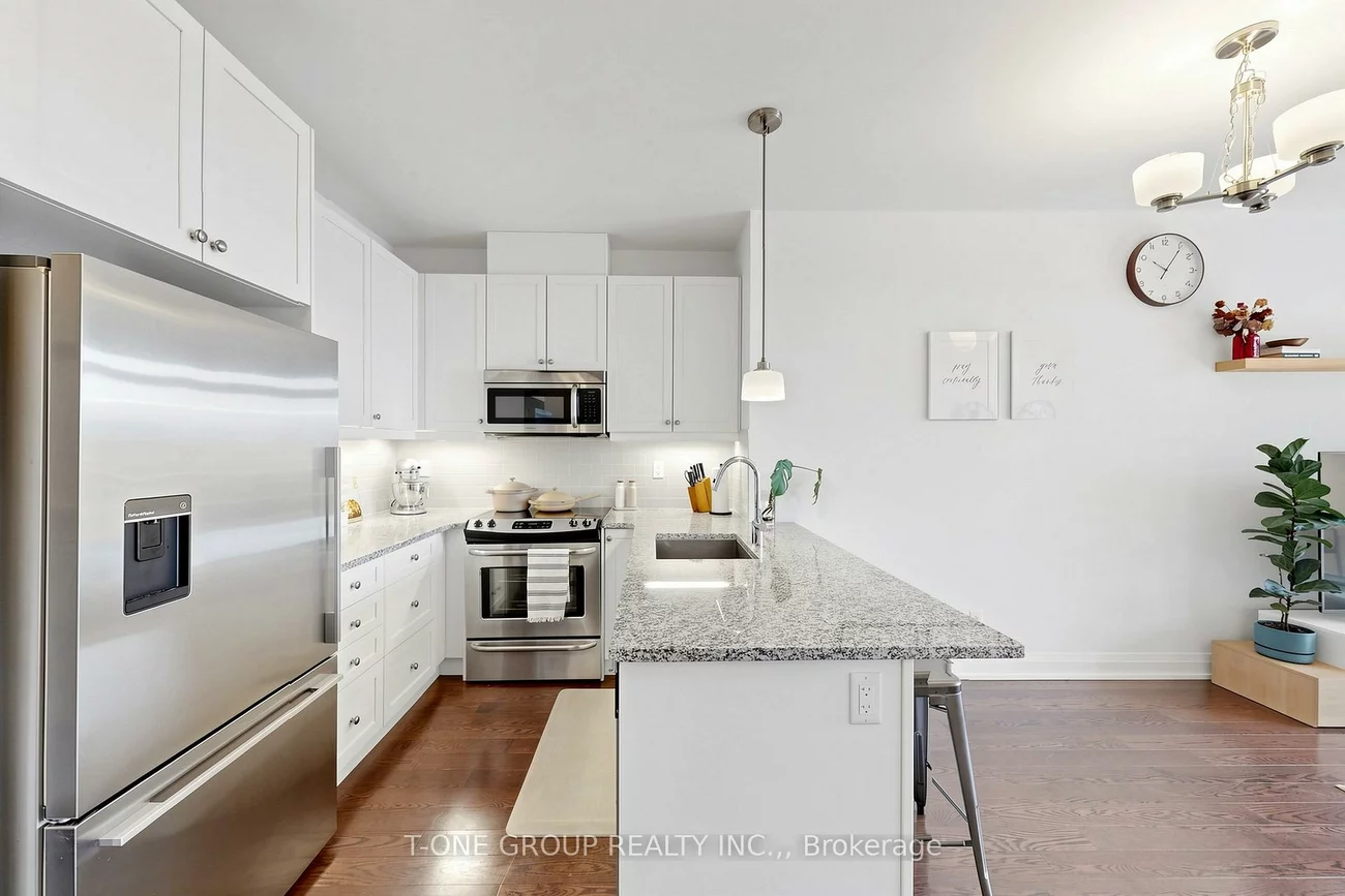 15277, Yonge, Aurora Village, Aurora