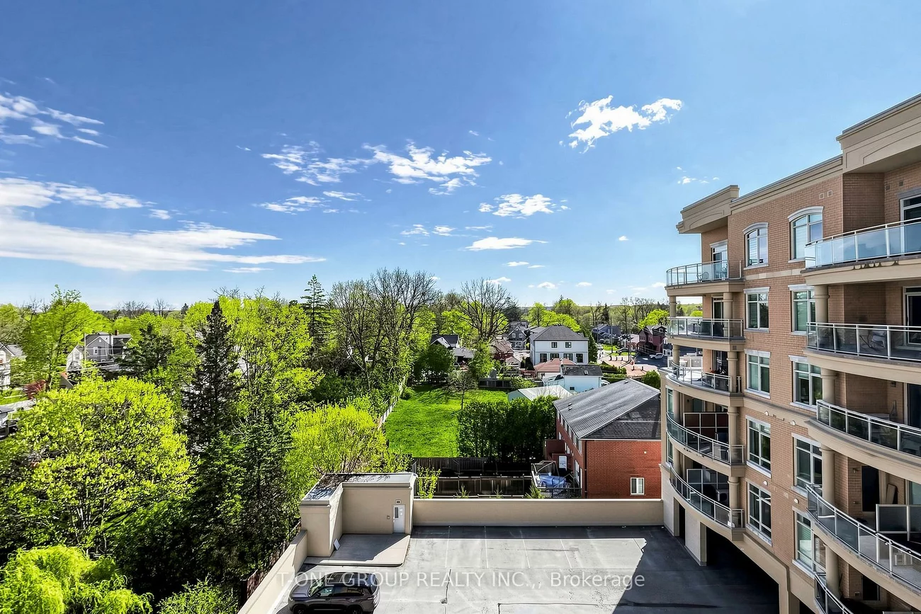 15277, Yonge, Aurora Village, Aurora