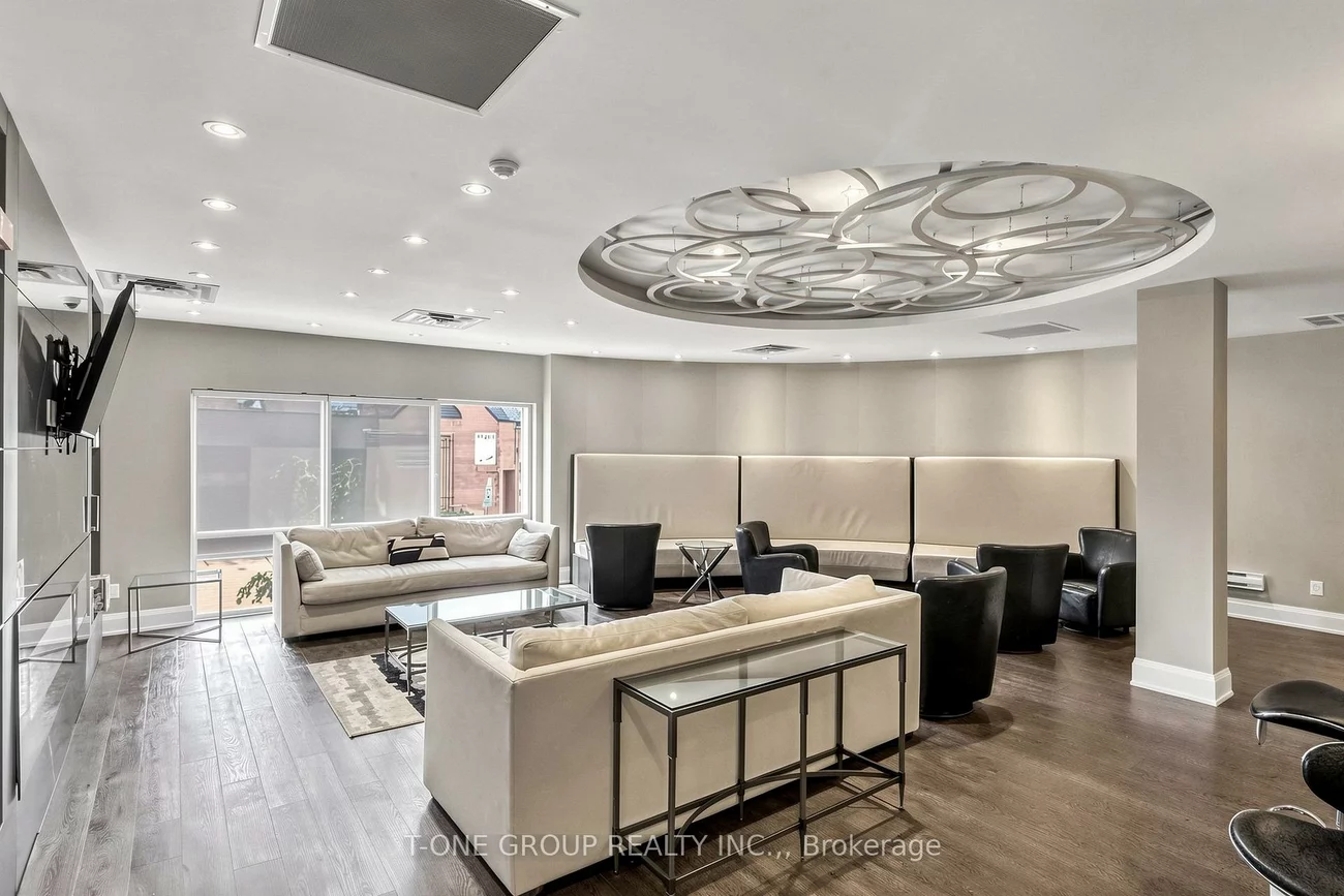 15277, Yonge, Aurora Village, Aurora