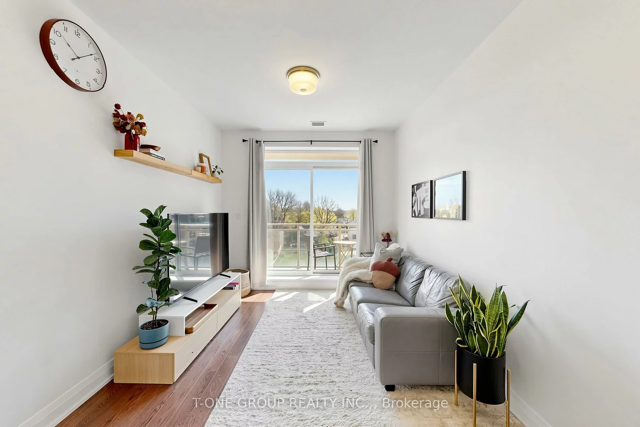 15277, Yonge, Aurora Village, Aurora
