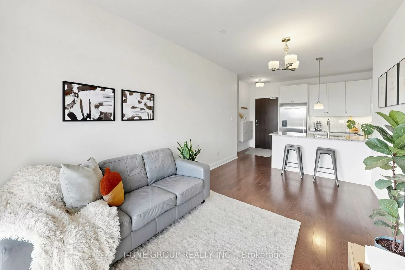15277, Yonge, Aurora Village, Aurora