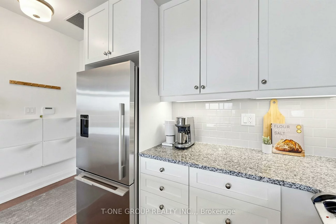15277, Yonge, Aurora Village, Aurora