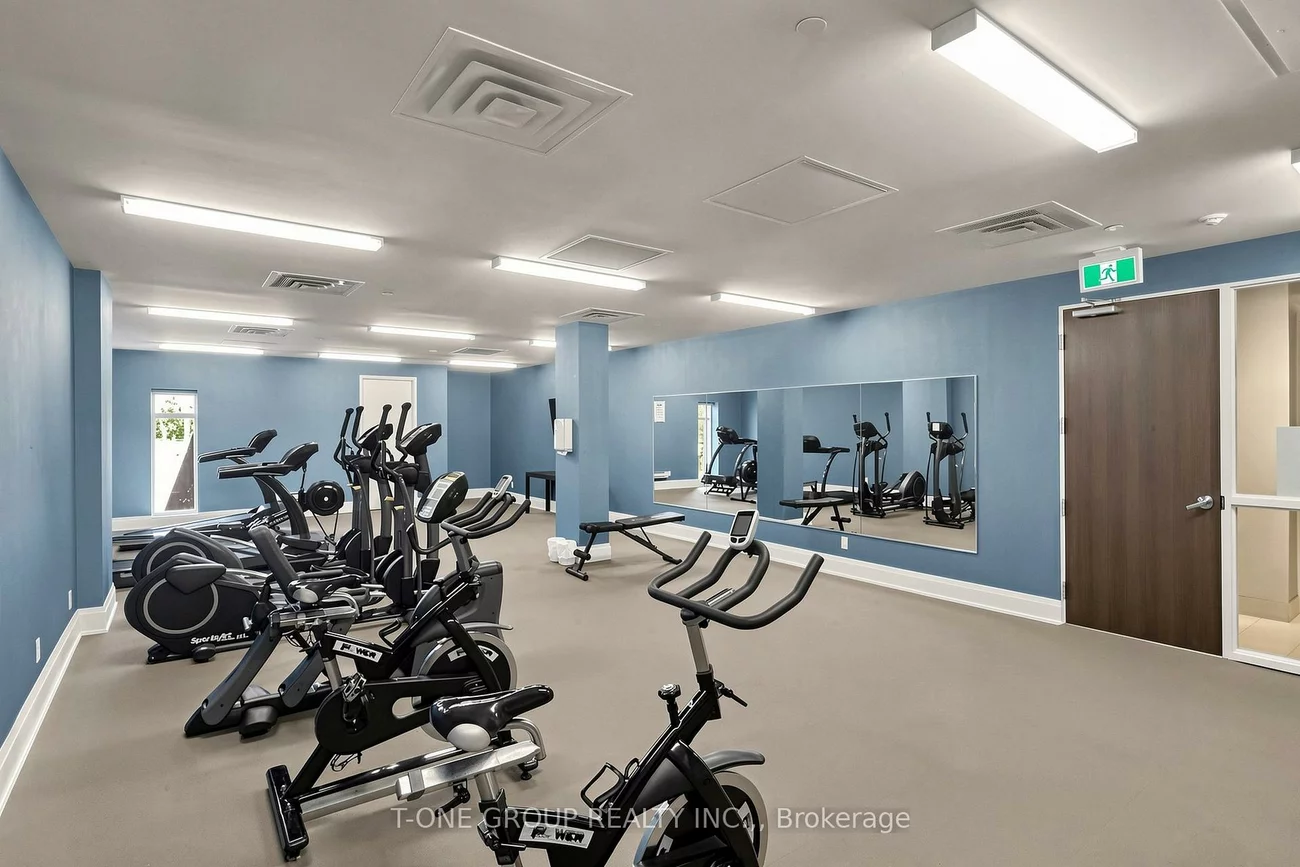 15277, Yonge, Aurora Village, Aurora