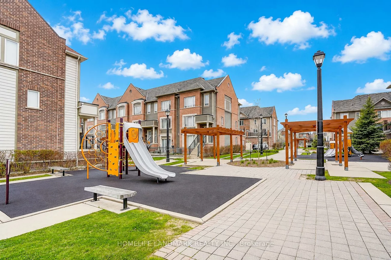 61, Burton Howard, Bayview Northeast, Aurora