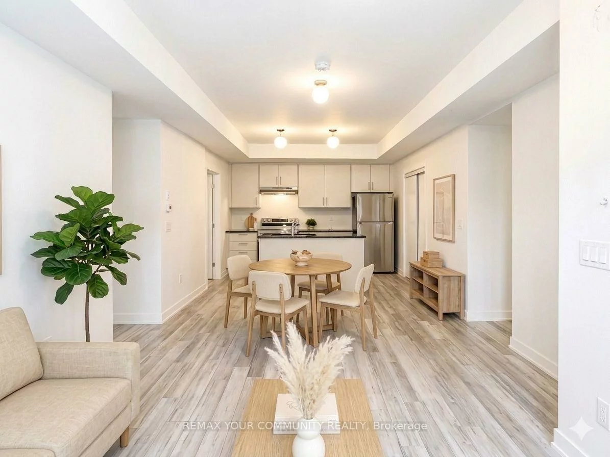 15100, Yonge, Aurora Village, Aurora