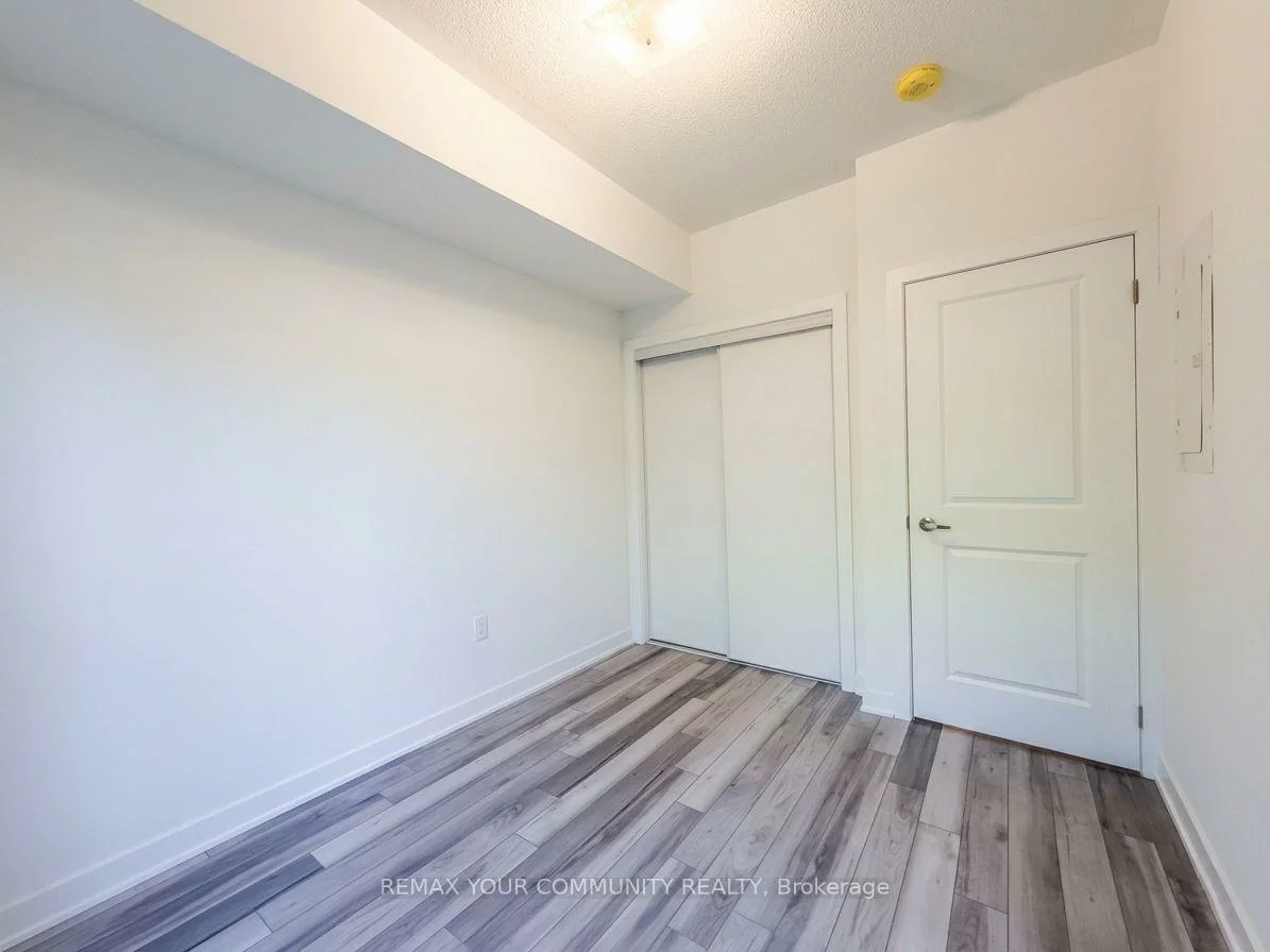 15100, Yonge, Aurora Village, Aurora