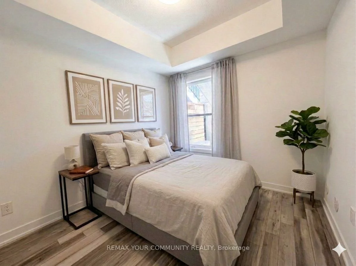 15100, Yonge, Aurora Village, Aurora