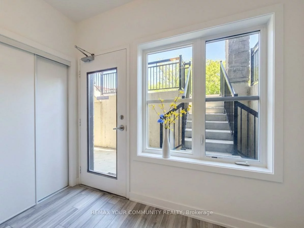 15100, Yonge, Aurora Village, Aurora