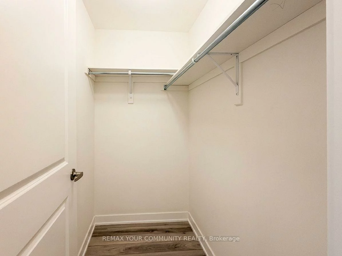 15100, Yonge, Aurora Village, Aurora