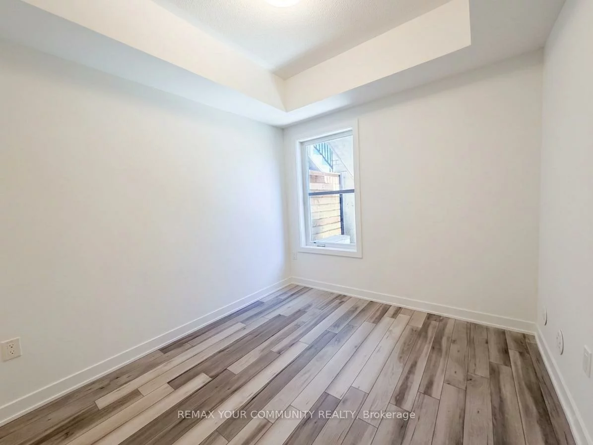 15100, Yonge, Aurora Village, Aurora