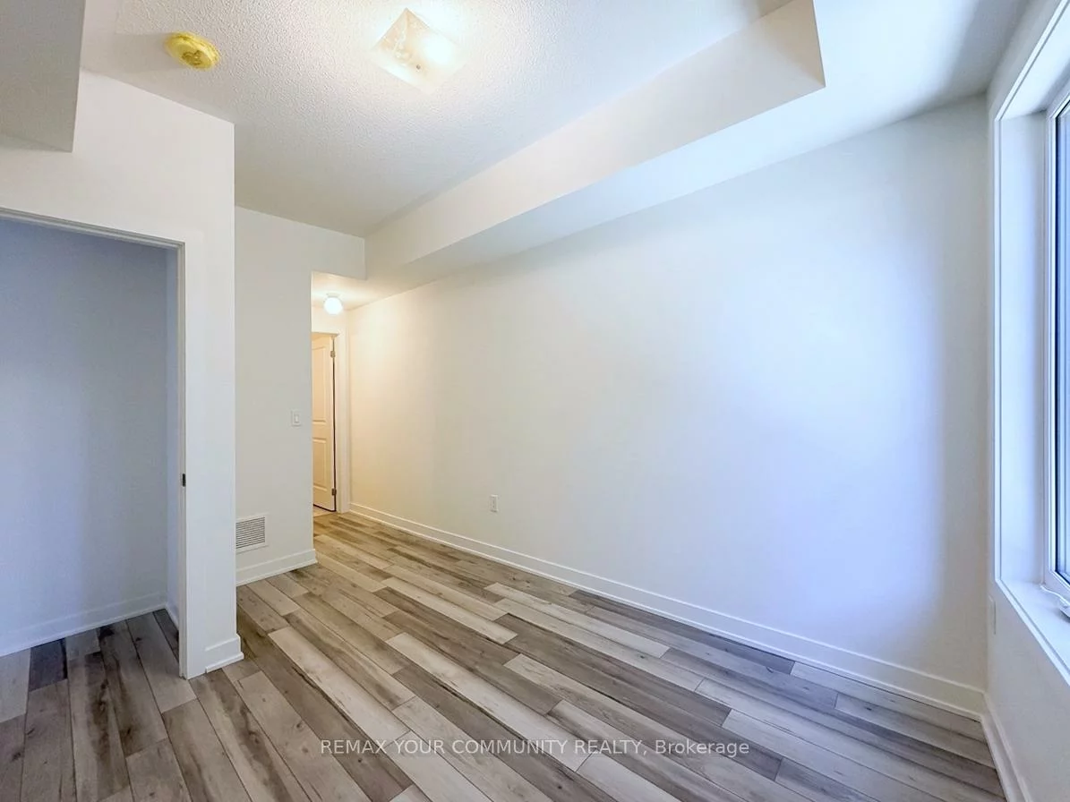 15100, Yonge, Aurora Village, Aurora