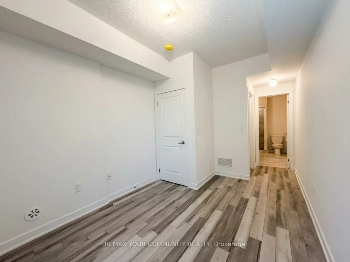15100, Yonge, Aurora Village, Aurora