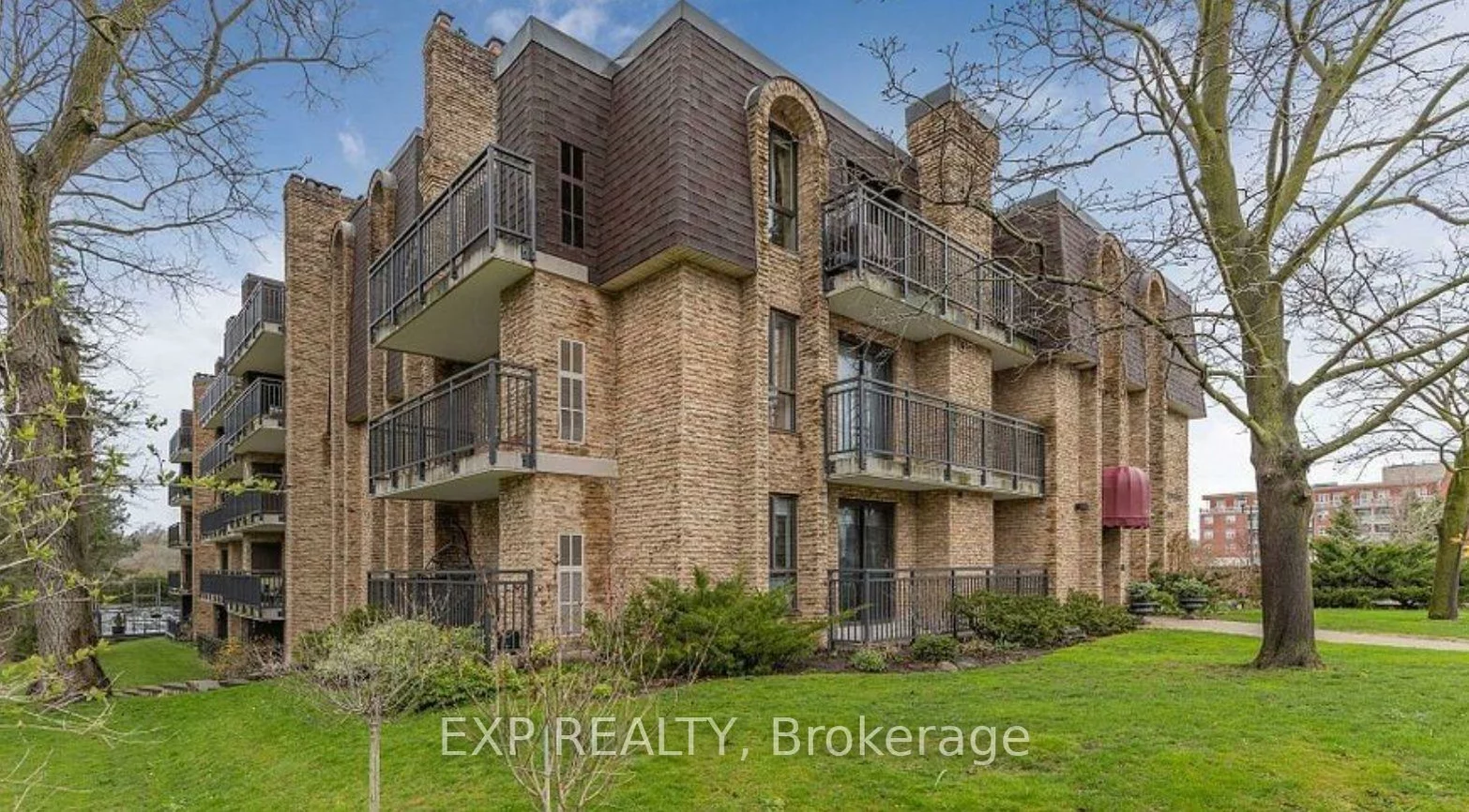 15390, Yonge, Aurora Heights, Aurora
