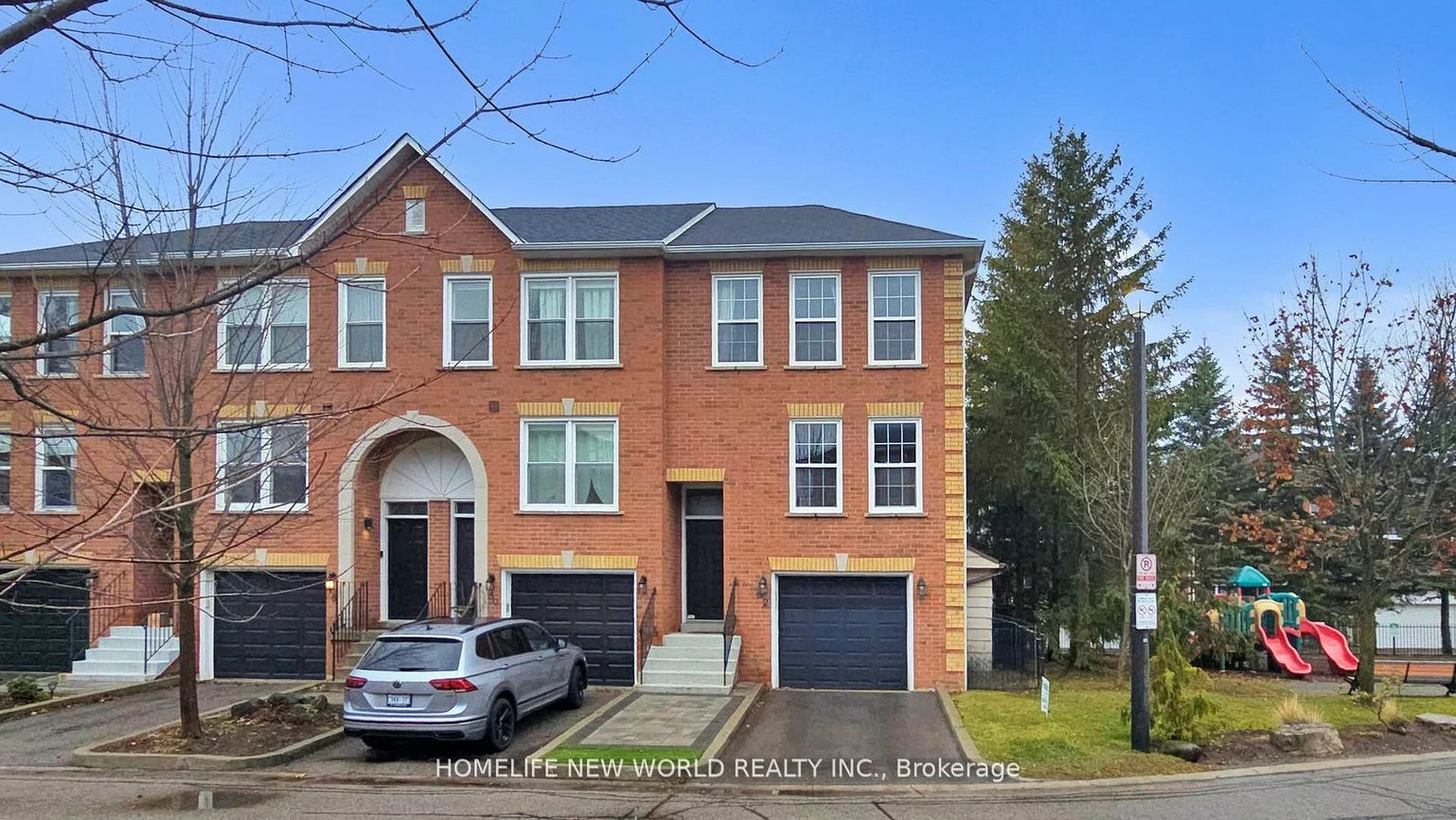 52, Wyatt, Bayview Wellington, Aurora