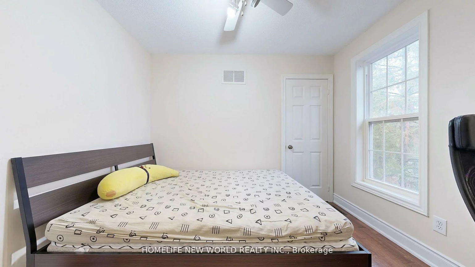 52, Wyatt, Bayview Wellington, Aurora