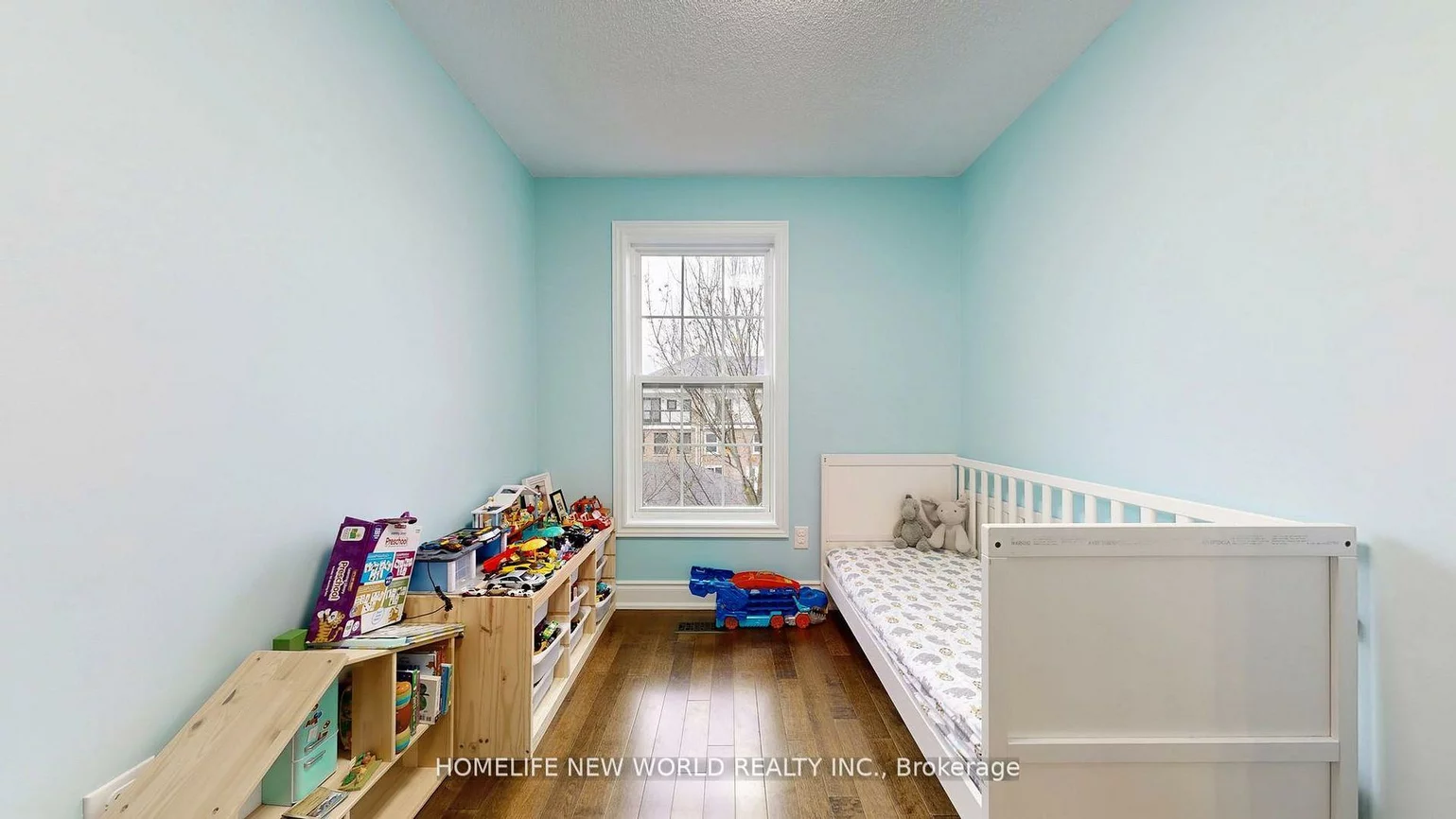 52, Wyatt, Bayview Wellington, Aurora