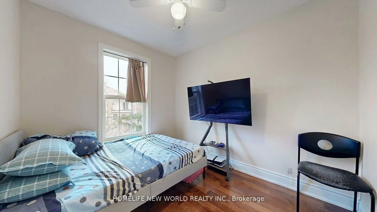 52, Wyatt, Bayview Wellington, Aurora