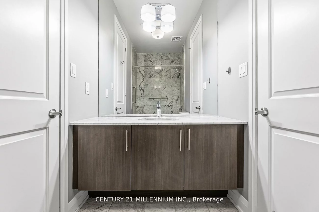 15277, Yonge, Aurora Village, Aurora
