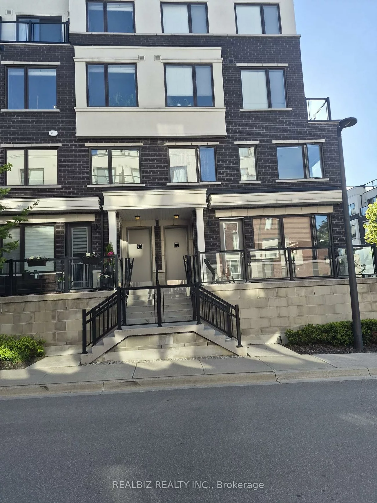400, Alex Gardner, Aurora Village, Aurora