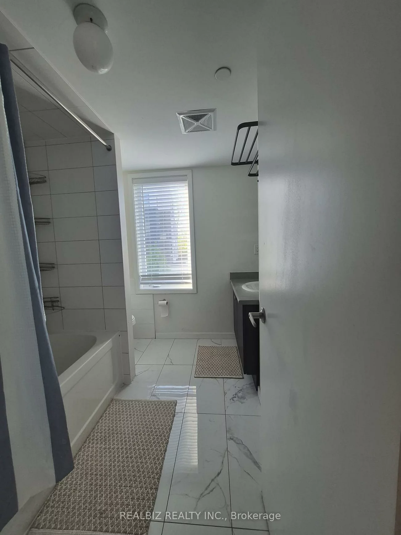 400, Alex Gardner, Aurora Village, Aurora