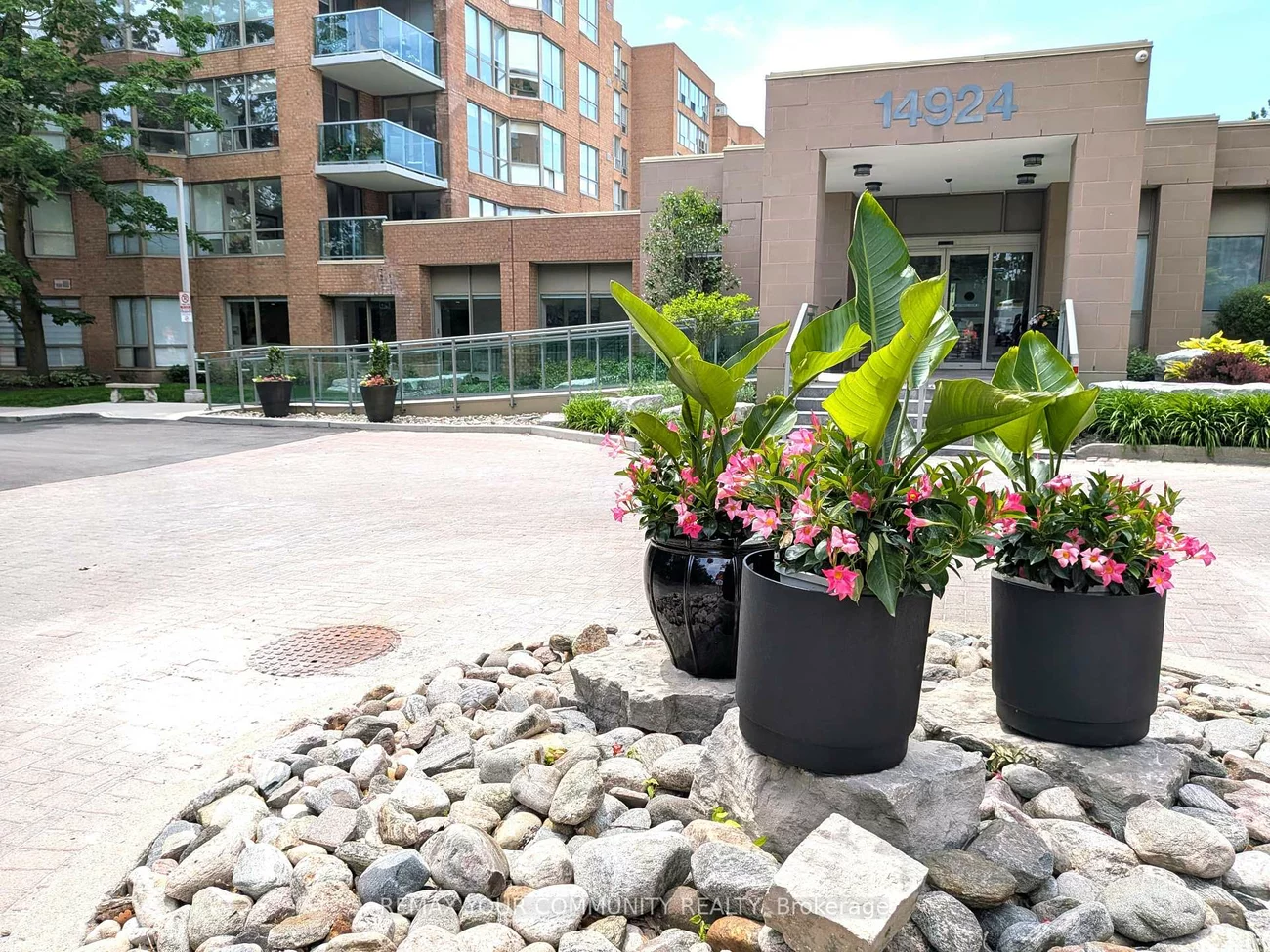 14924, Yonge, Aurora Highlands, Aurora