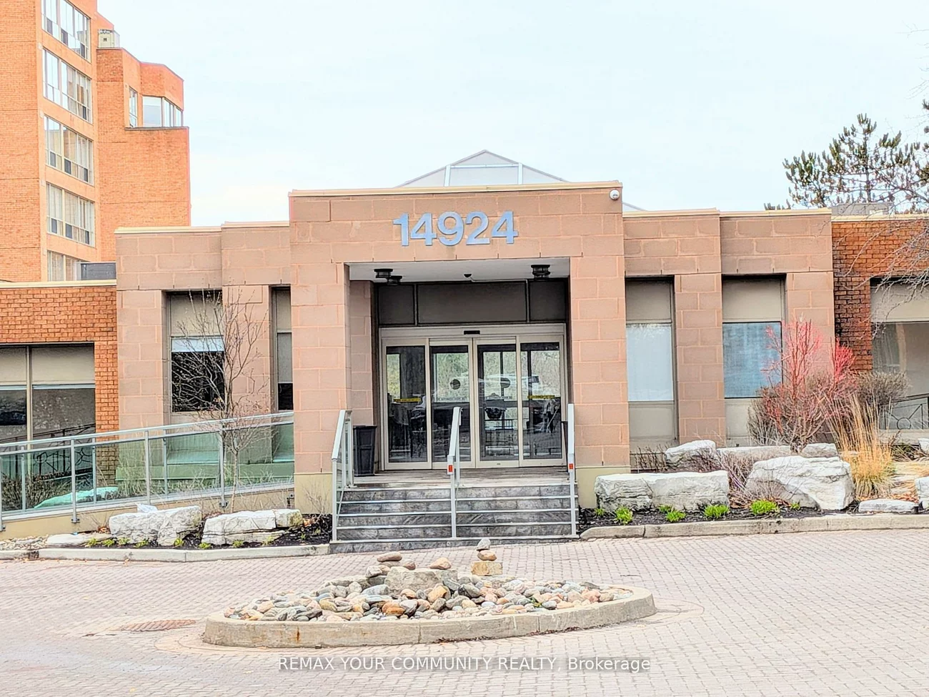 14924, Yonge, Aurora Highlands, Aurora