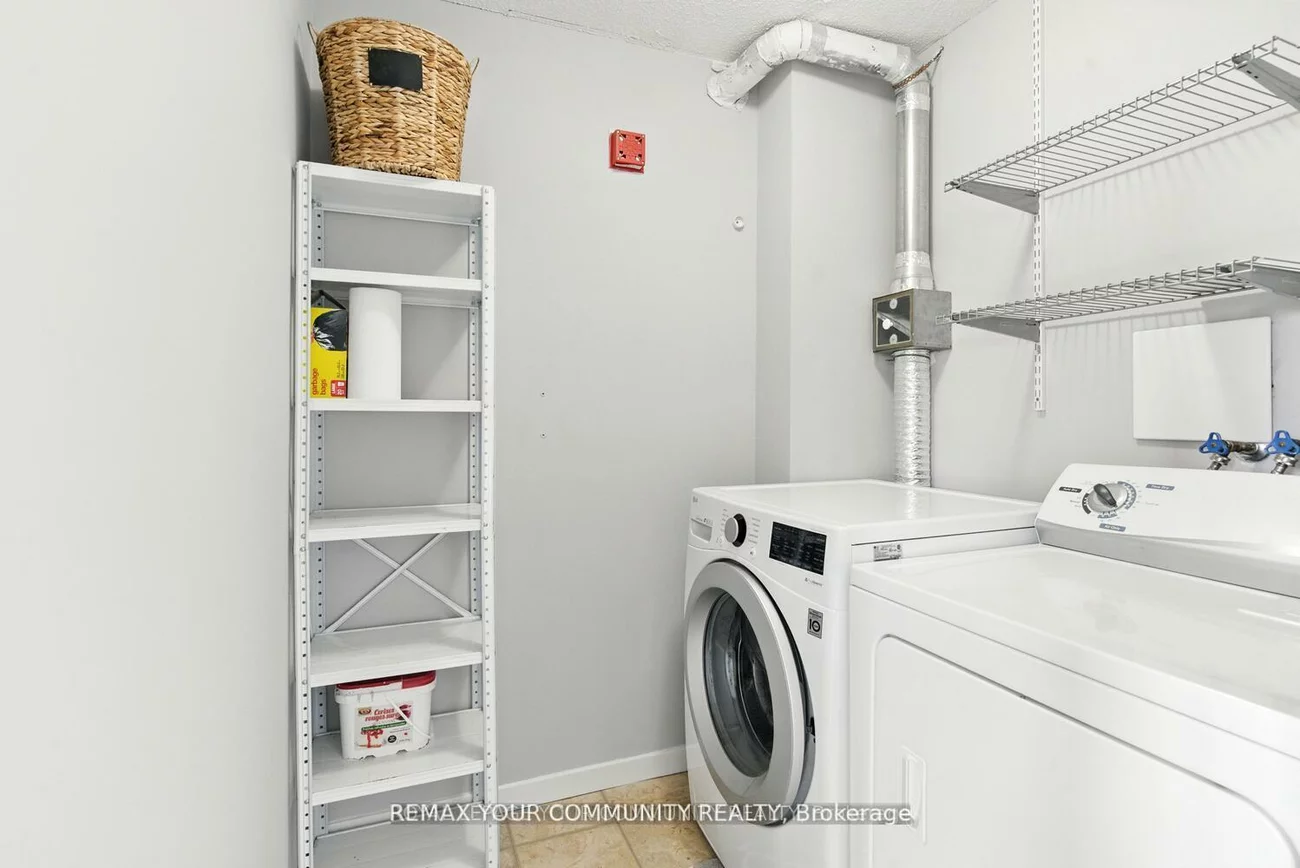 14924, Yonge, Aurora Highlands, Aurora