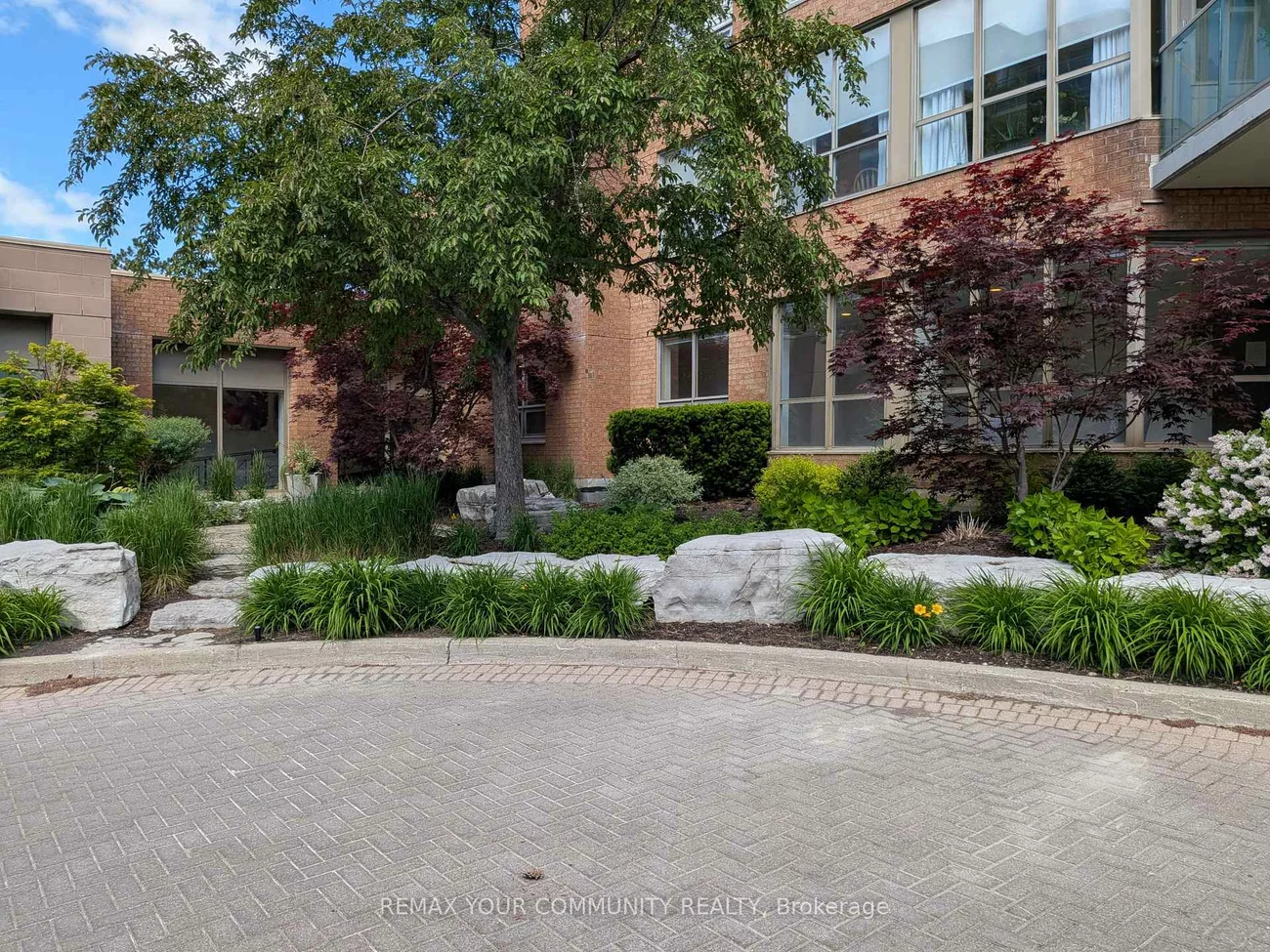 14924, Yonge, Aurora Highlands, Aurora