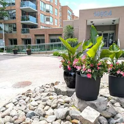 14924, Yonge, Aurora Highlands, Aurora
