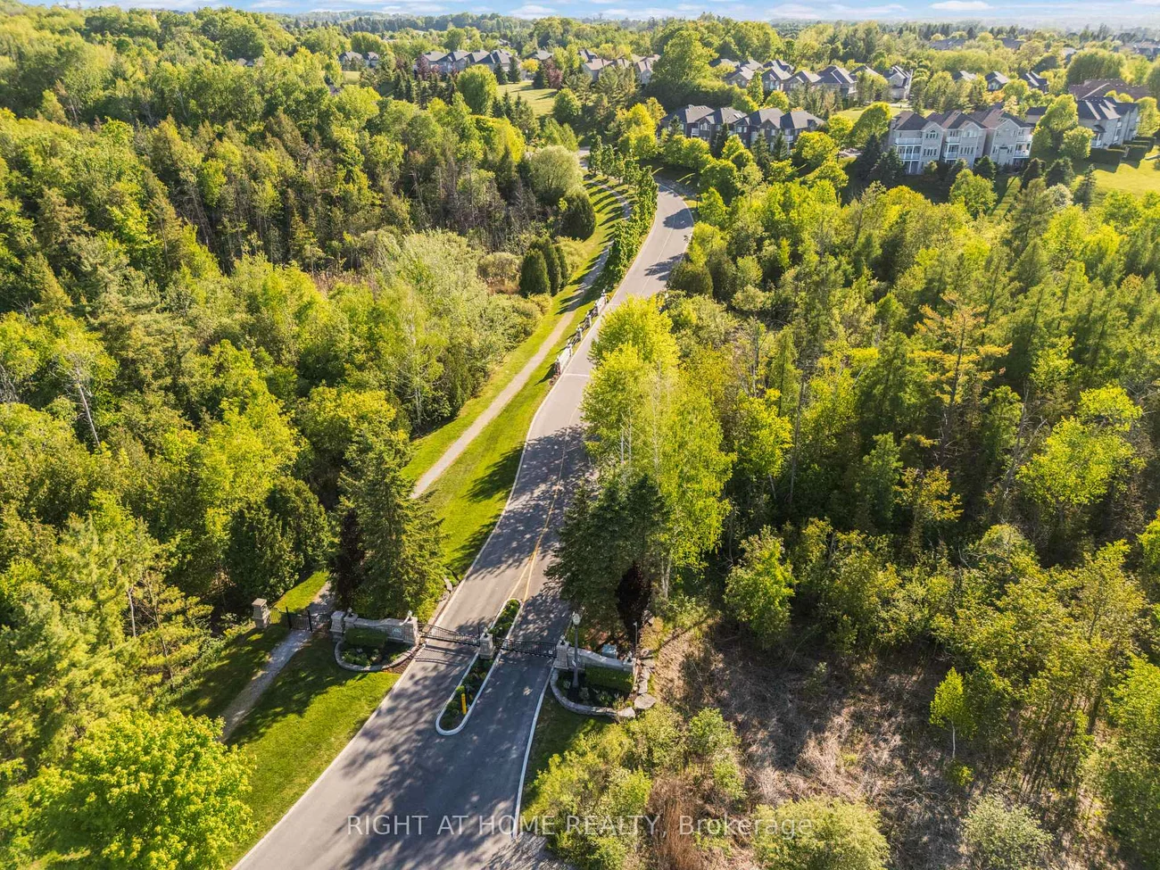 405, Crossing Bridge, Aurora Estates, Aurora