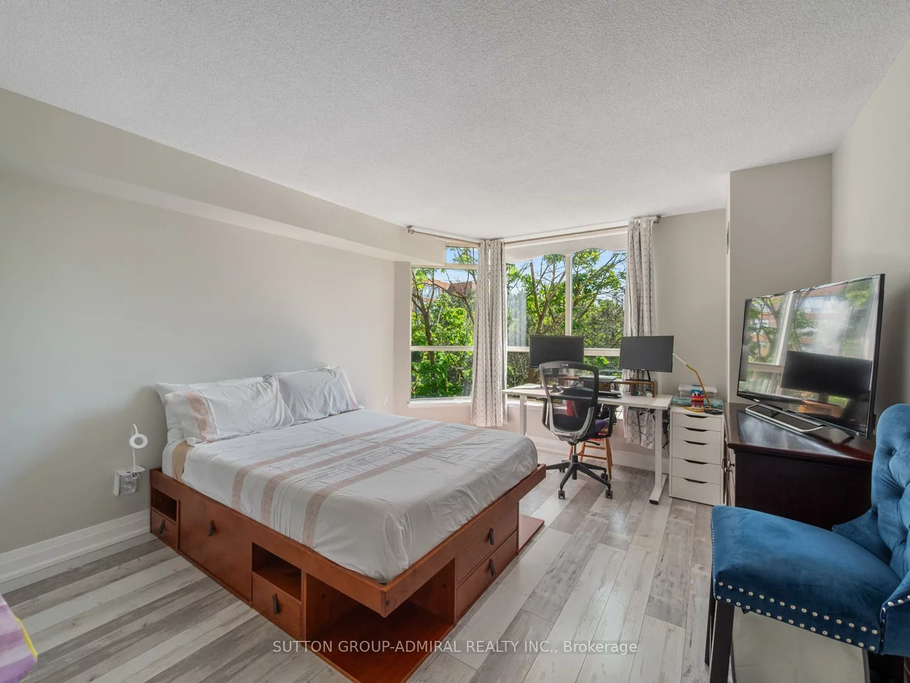 14924, Yonge, Aurora Village, Aurora