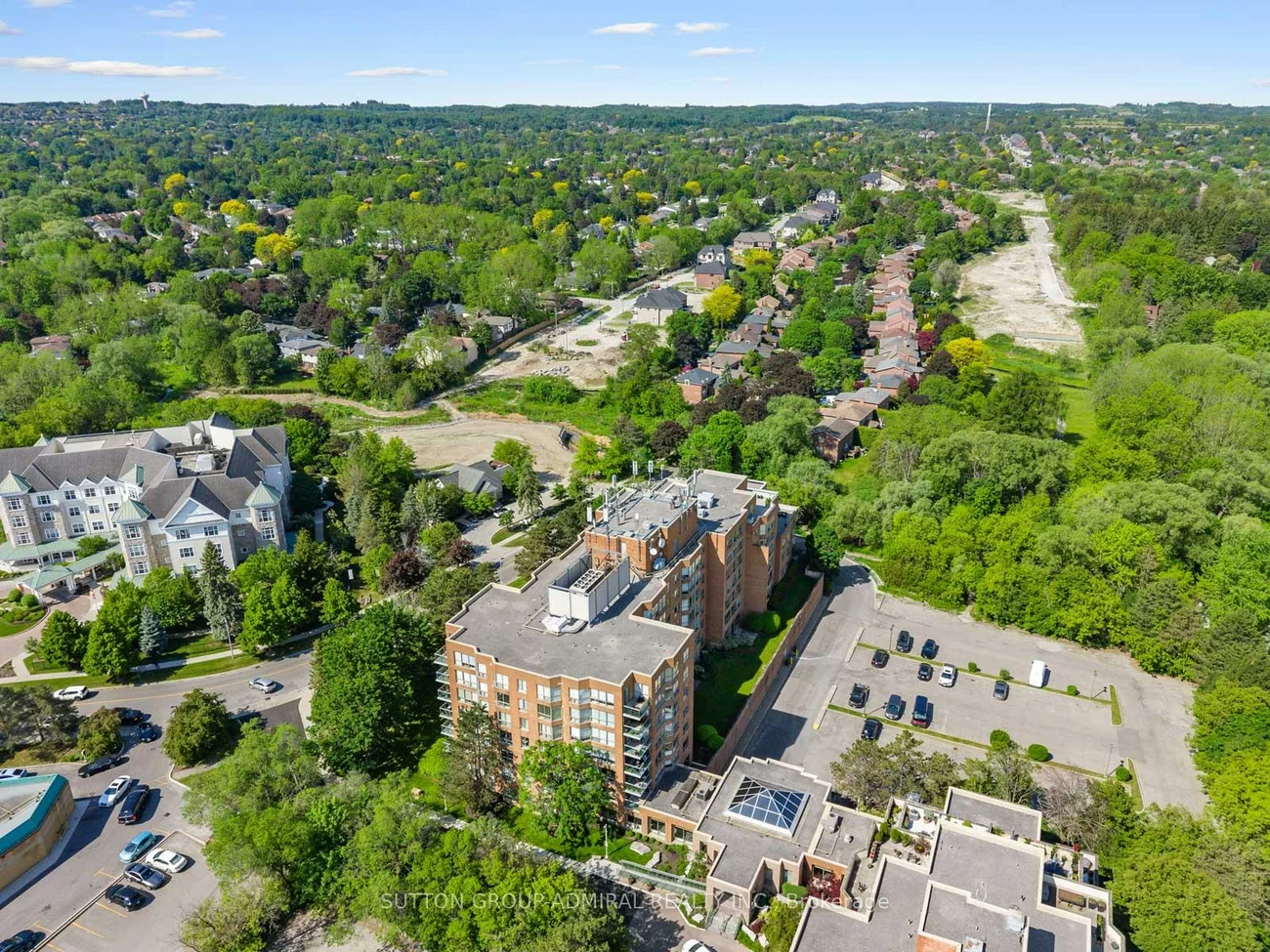 14924, Yonge, Aurora Village, Aurora