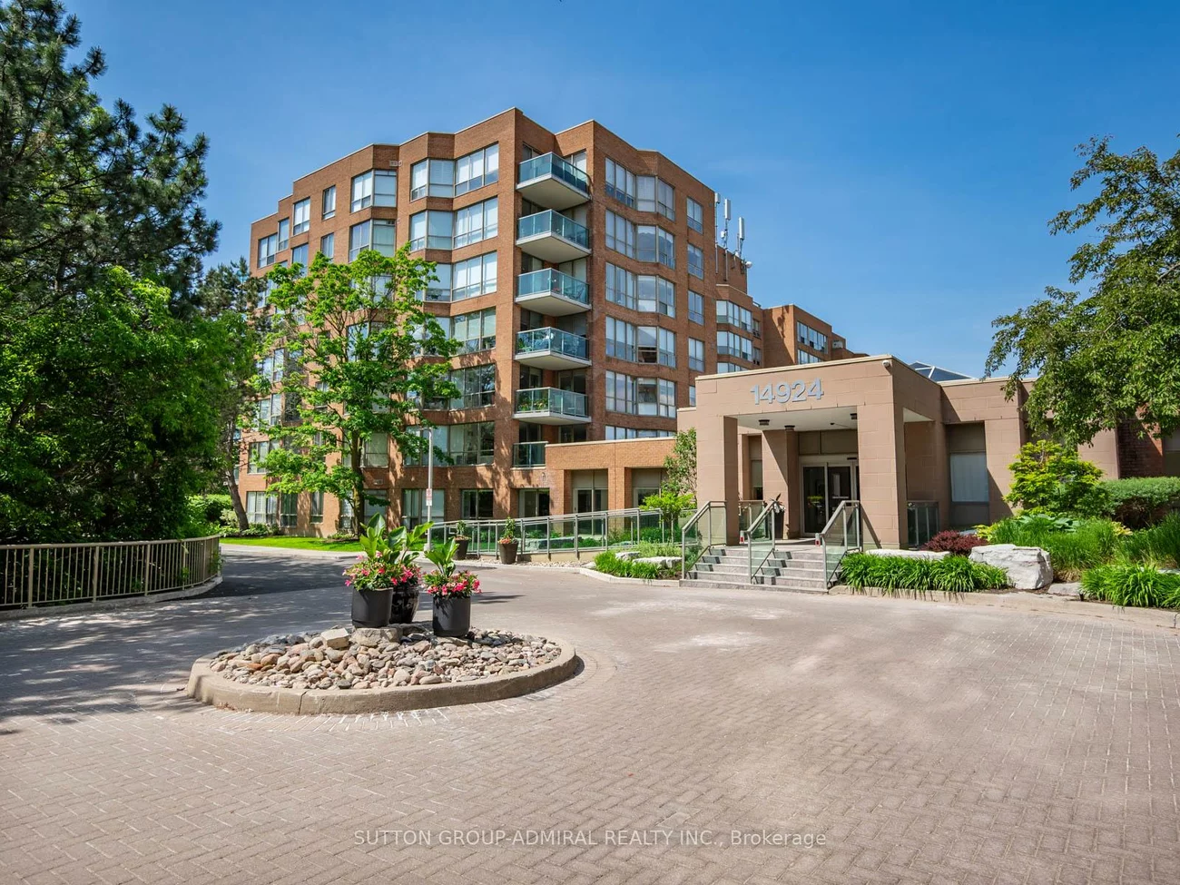14924, Yonge, Aurora Village, Aurora