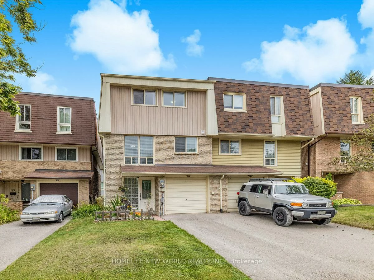 61, Poplar, Aurora Highlands, Aurora