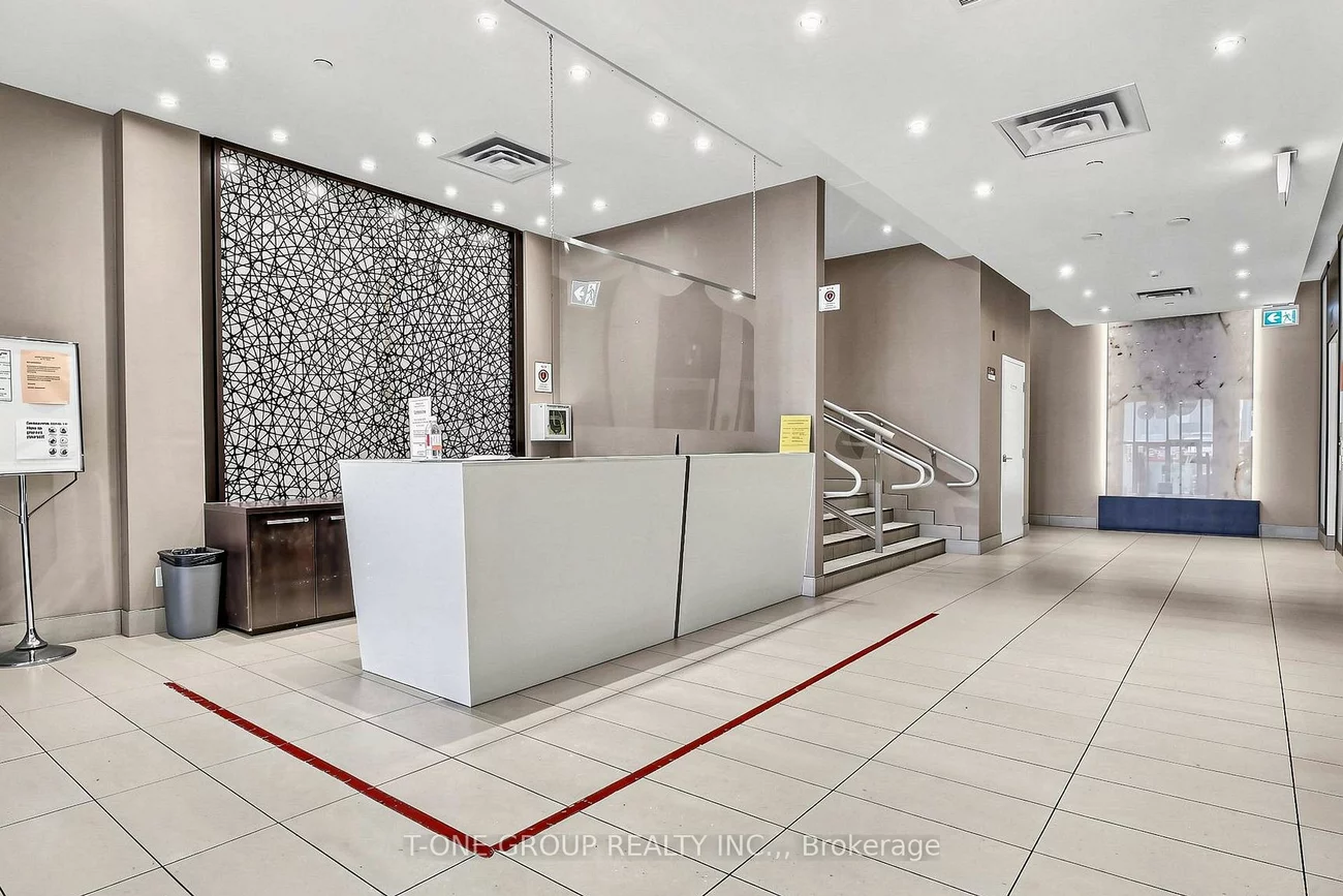 15277, Yonge, Aurora Village, Aurora