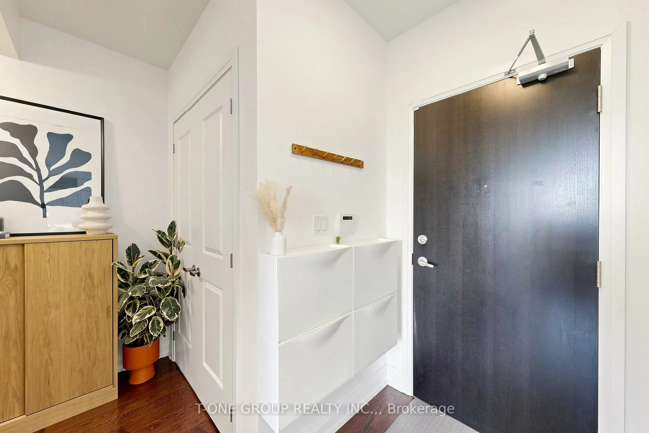 15277, Yonge, Aurora Village, Aurora