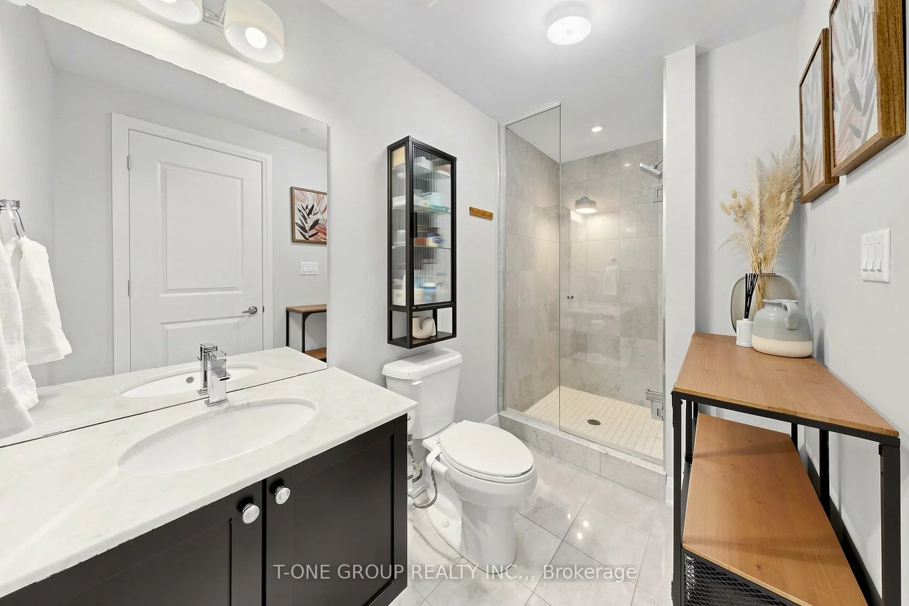 15277, Yonge, Aurora Village, Aurora